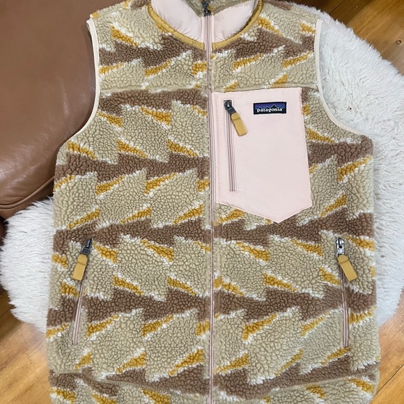 Jackets & Blazers - Patagonia Fleece Vest - Beige and Yellow